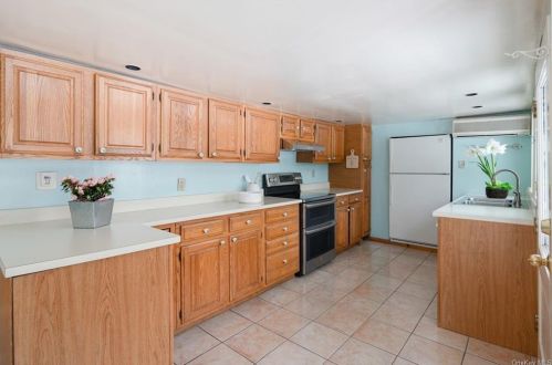 5 High Ridge Rd, Scotts Corners NY  10576-1606 exterior