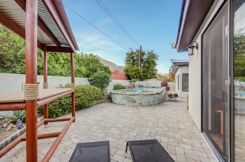 51705 Avenida Madero, La Quinta CA  92253-3114 exterior