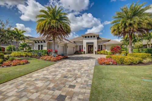 4257 Deephaven Ln, Naples FL 34119-8616 exterior