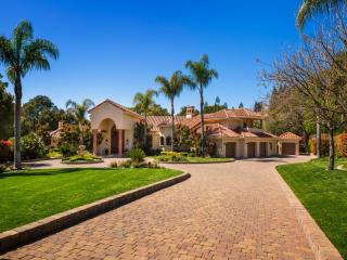 461 Kingswood Ln, Danville, CA 94506-6066