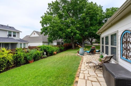 313 Collins St, Argyle TX  76226-2305 exterior