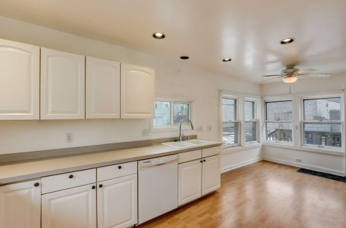 740 Henry St, Lake Geneva, WI 53147-1202