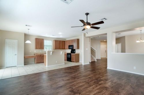 121 Tower Dr, Uhland TX  78640-6053 exterior