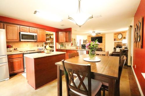 1012 Triple Crown Dr, Fort Worth TX  76179-2324 exterior