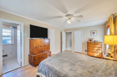 738 Salisbury Park Dr, Westbury NY  11590-5820 exterior