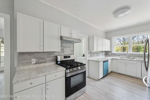 50 Willow Dr, Little Silver NJ  07739-1538 exterior
