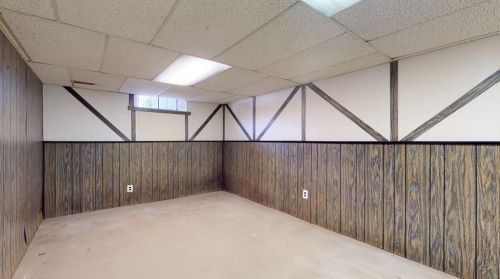 13 Larchmont Dr, Coventry RI exterior