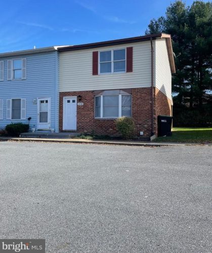 1114 Wadewood Ct, Woodstock VA  22664-1505 exterior