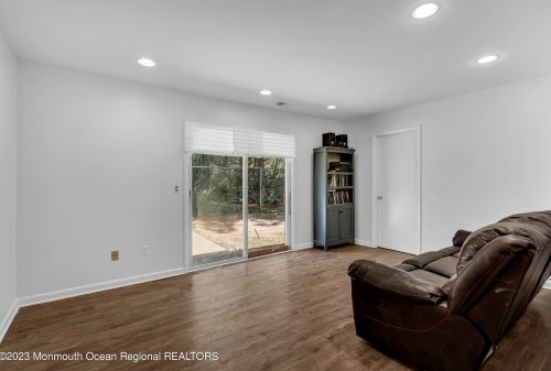 955 Hearthstone Dr, Lakewood NJ  08701-5513 exterior