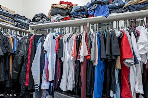 1945 77 Dr, Phoenix AZ 85033-2453 exterior