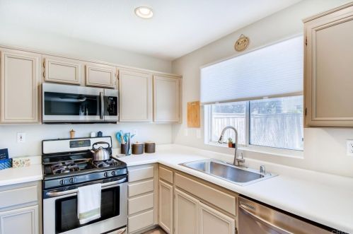 27193 Frost Ct, Menifee CA  92584-8521 exterior