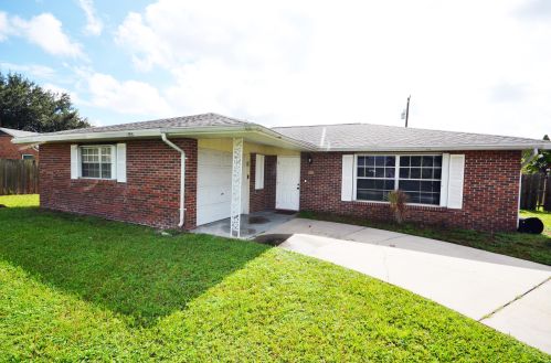1609 Clearmont St, Fort Pierce, FL 34983-4045