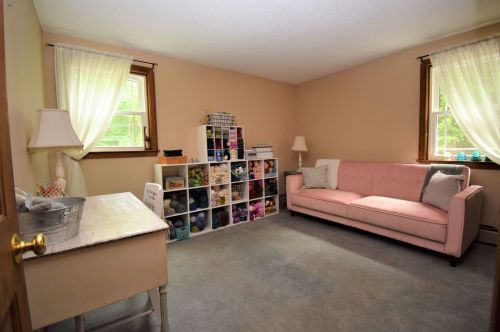 1 San Antonio Dr, Fremont NH  03044-8204 exterior