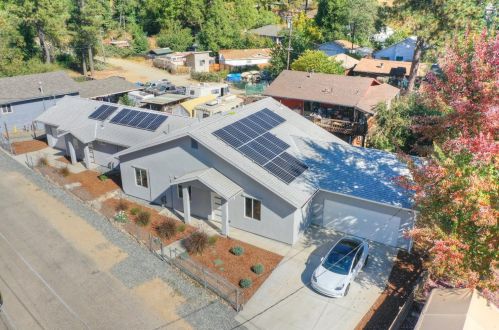 350 Church St, Grass Valley, CA 95945-6246