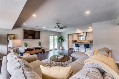 11221 Dalron Dr, Dallas TX  75218-1317 exterior