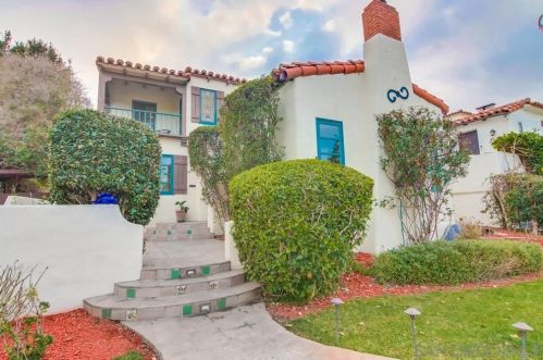 3211 Dumas St, San Diego CA 92106-1317 exterior