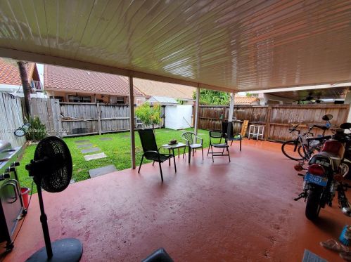 5850 20 Ln, Hialeah FL  33016-2663 exterior