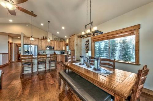 15092 Ski Slope Way, Truckee CA  96161-7013 exterior