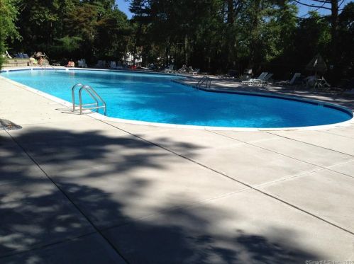 71 Strawberry Hill Ave, Stamford CT  06902-2757 exterior