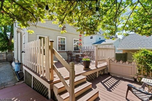 320 Walnut St, Roselle Park, NJ 07204-2012