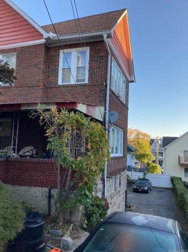 121 Vernon Ave, Mount Vernon, NY 10553-1811