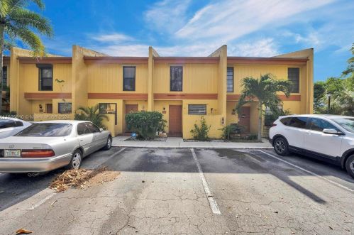 9380 15th Ct, Hollywood, FL 33024-4503