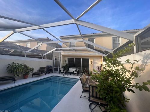 6036 Towncenter Cir, Naples FL  34119-9556 exterior