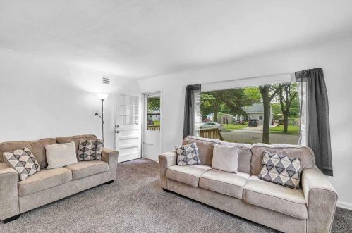 1142 Oakland Ave, Green Bay, WI 54304-2659