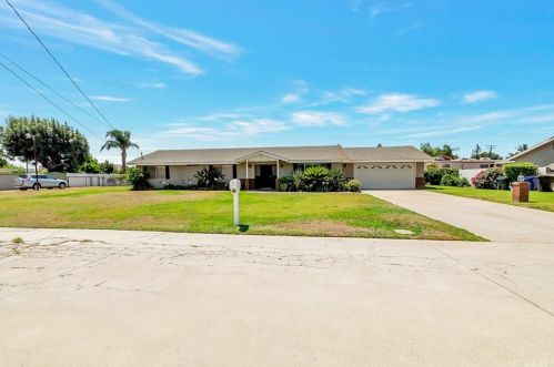 5145 Orange Blossom Ln, Chino, CA 91710-1814