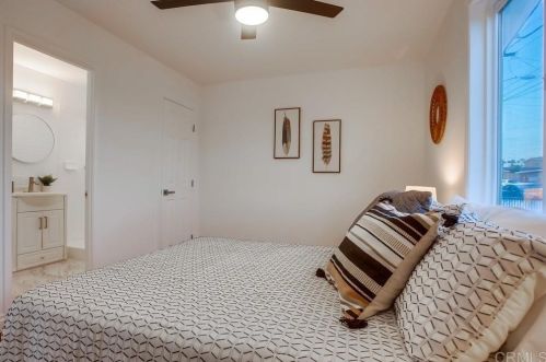 4042 Conrad Ave, San Diego CA 92117-1913 exterior