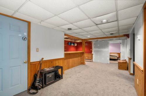 10 Lorri Rd, Derry NH  03038-4112 exterior