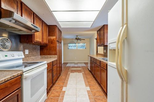 2200 Parkview Ave, Orange City, FL 32763-7758