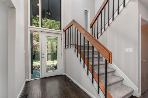 831 Indian Hill Rd, Terrace Park, OH 45174-1052