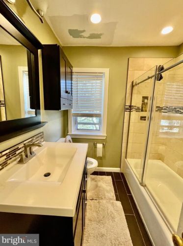 224 Mcclellan Ave, Trenton NJ 08610-6049 exterior