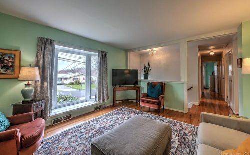 25 Wayne Rd, Milford CT  06460-3843 exterior