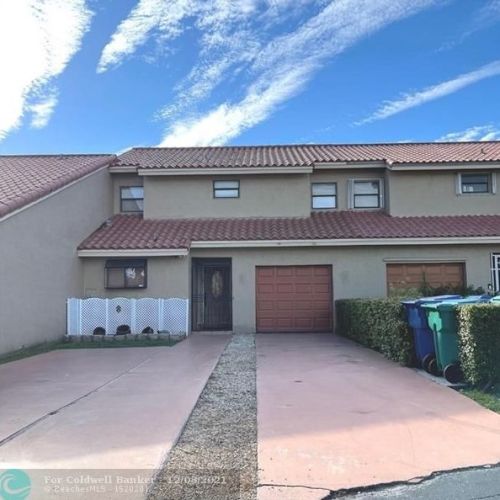 19800 Cypress Ct, Hialeah, FL 33015-8135