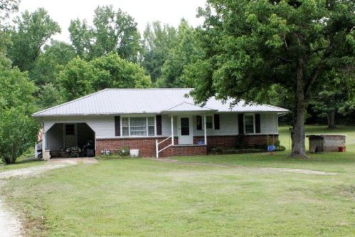980 Davis Rd, Camden, TN 38320-5247