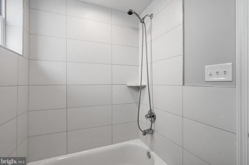 2037 Carpenter St, Philadelphia PA 19146-2418 exterior