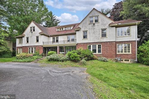 646 Race Ave, Lancaster PA  17603-2632 exterior