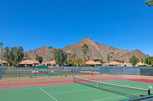 48221 Calle Florista, La Quinta CA  92253-2251 exterior