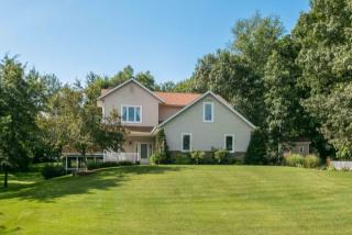 1432 Hickory Hollow Rd, Twin View Heights, IA 52333-9293