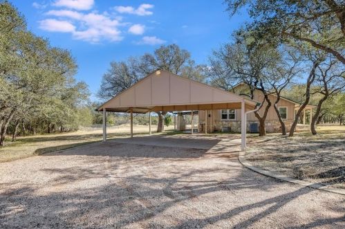 441 Leaning Oak Trl, Mount Sharp TX  78620-4681 exterior