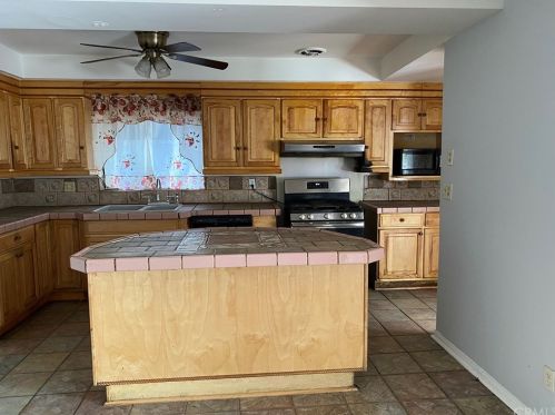 865 Pampas Ave, Rialto CA  92376-4474 exterior