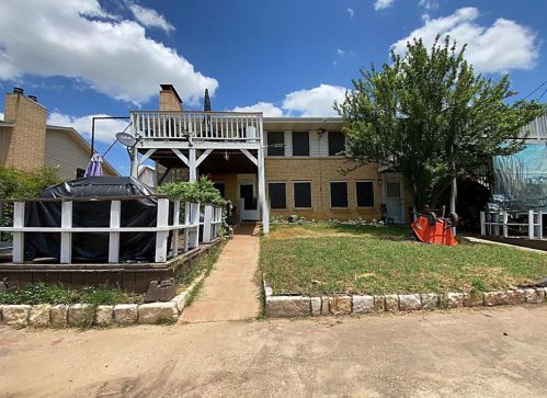 152 Wilshire Dr, Euless TX  76040-4154 exterior