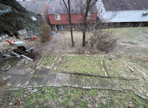 1708 Noble St, Pittsburgh PA  15215-2638 exterior