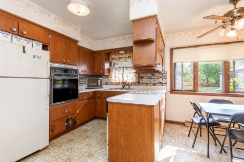 4124 89, Milwaukee WI 53228-2210 exterior