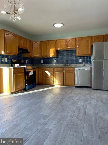 814 Kilarney Dr, Fredericksburg VA  22407-6558 exterior