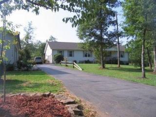 1496 Lincolnshire Dr, Crossville, TN 38555-8810