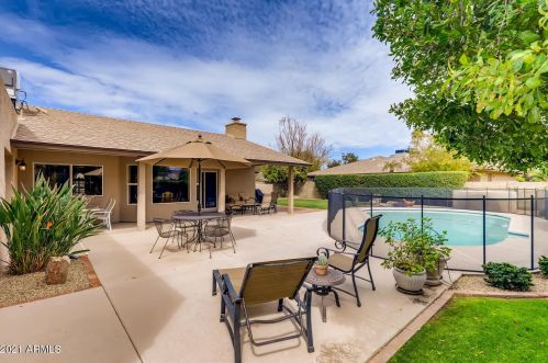 5421 Paradise Dr, Scottsdale AZ 85260-5515 exterior