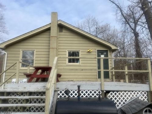 229 Main St, Andover, NJ 07821-4594